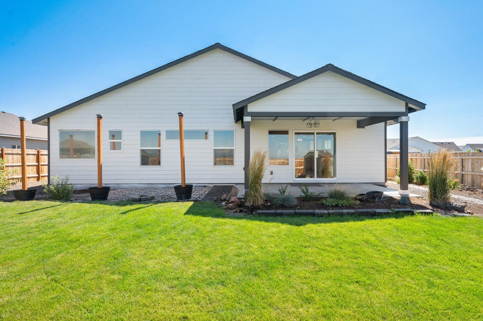 Photo of 1242 NW Golf Course Drive 32 of 44