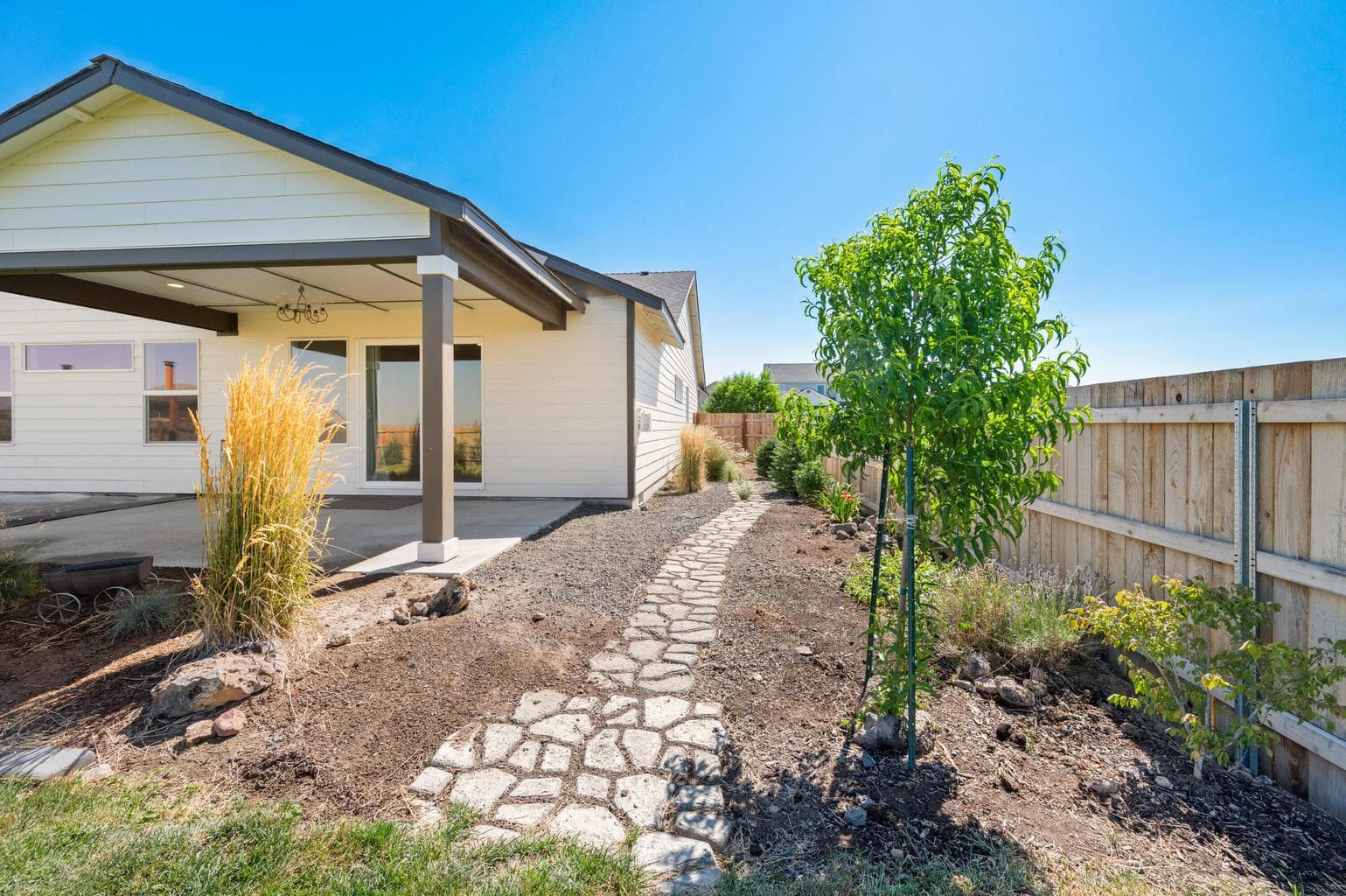 Photo of 1242 NW Golf Course Drive 35 of 44