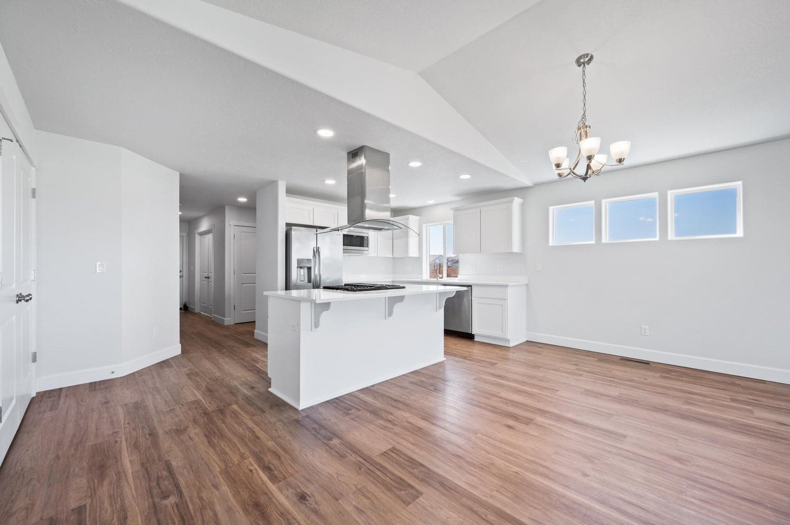 Photo of 1242 NW Golf Course Drive 13 of 44