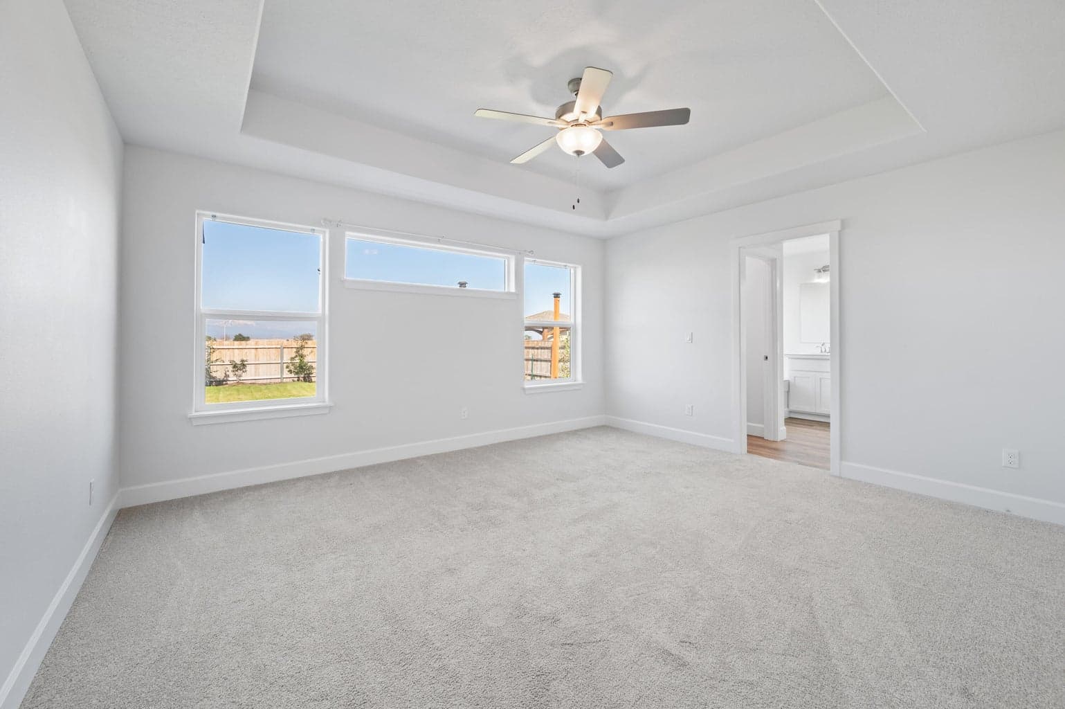 Photo of 1242 NW Golf Course Drive 17 of 44