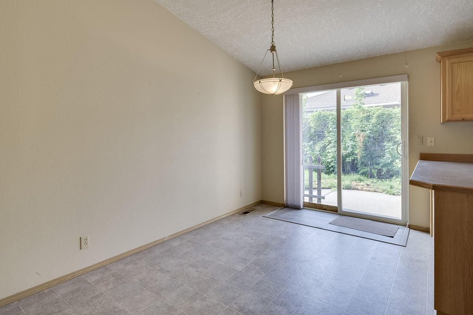 Photo of 2824 SW Salmon Avenue 8 of 24