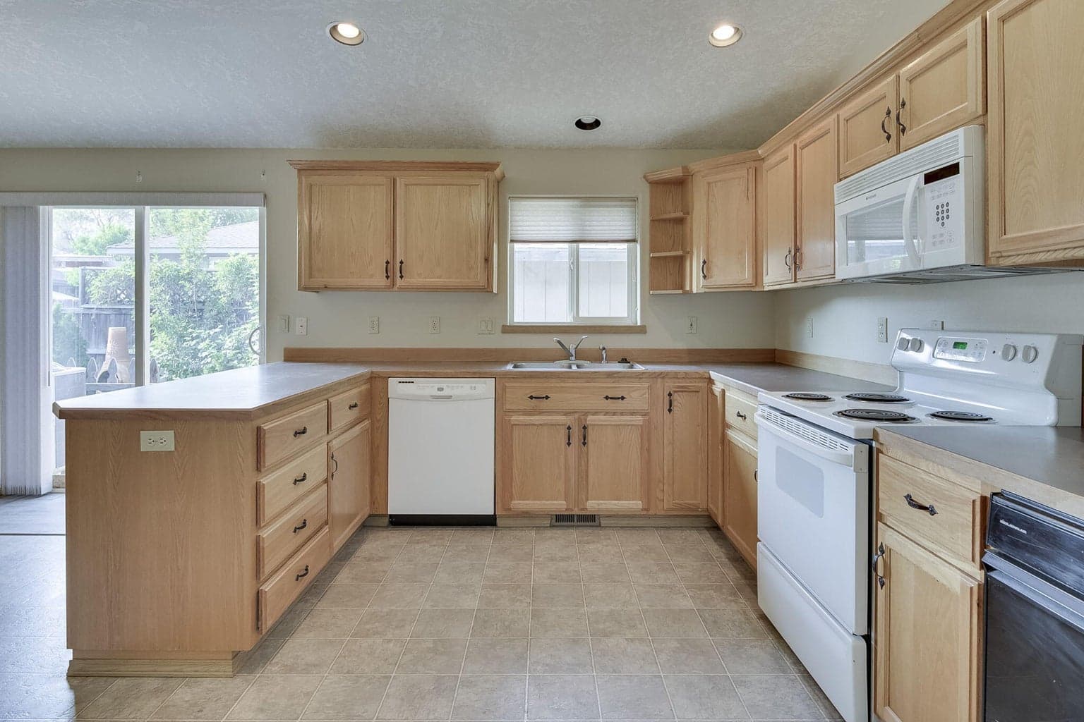 Photo of 2824 SW Salmon Avenue 10 of 24