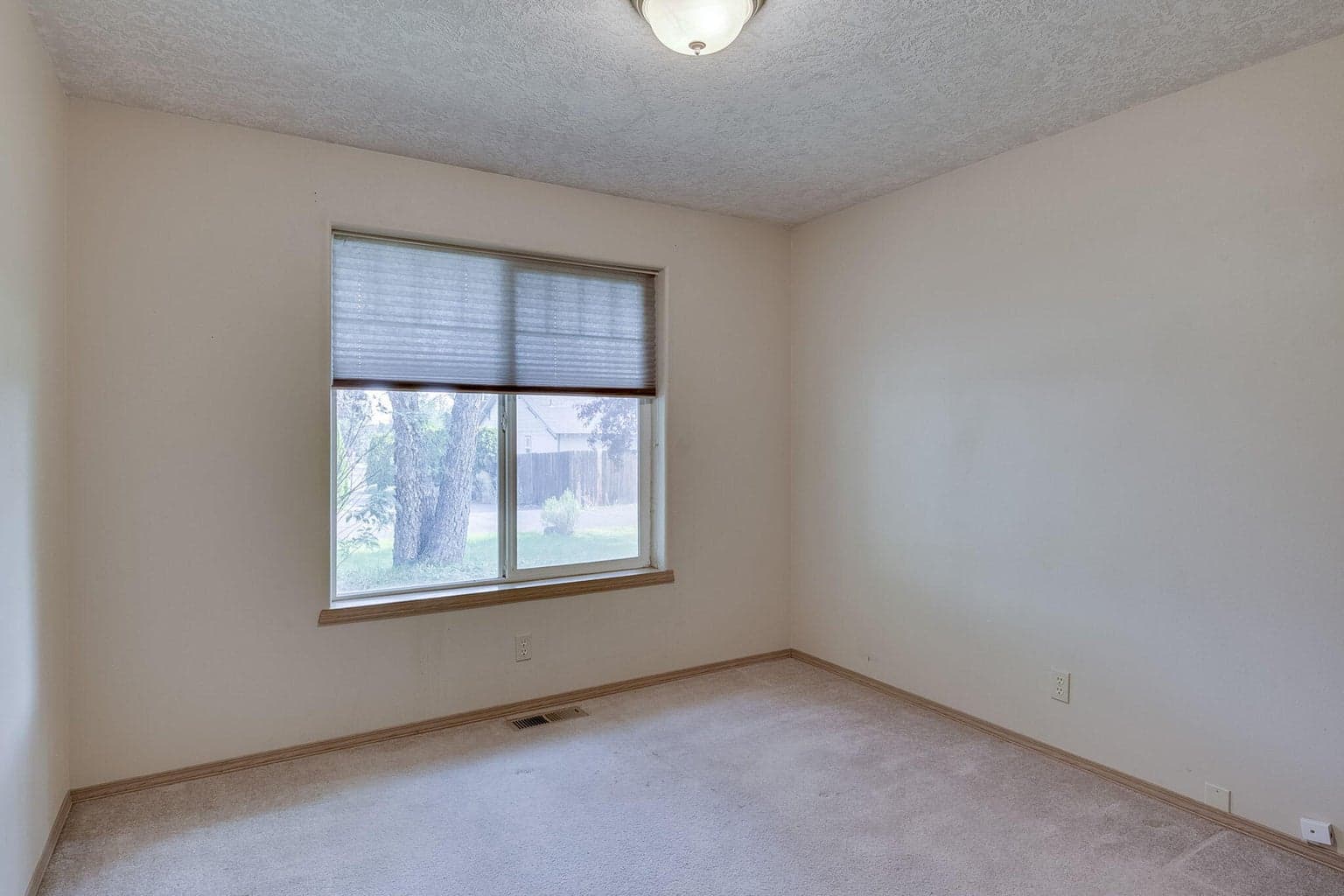 Photo of 2824 SW Salmon Avenue 15 of 24
