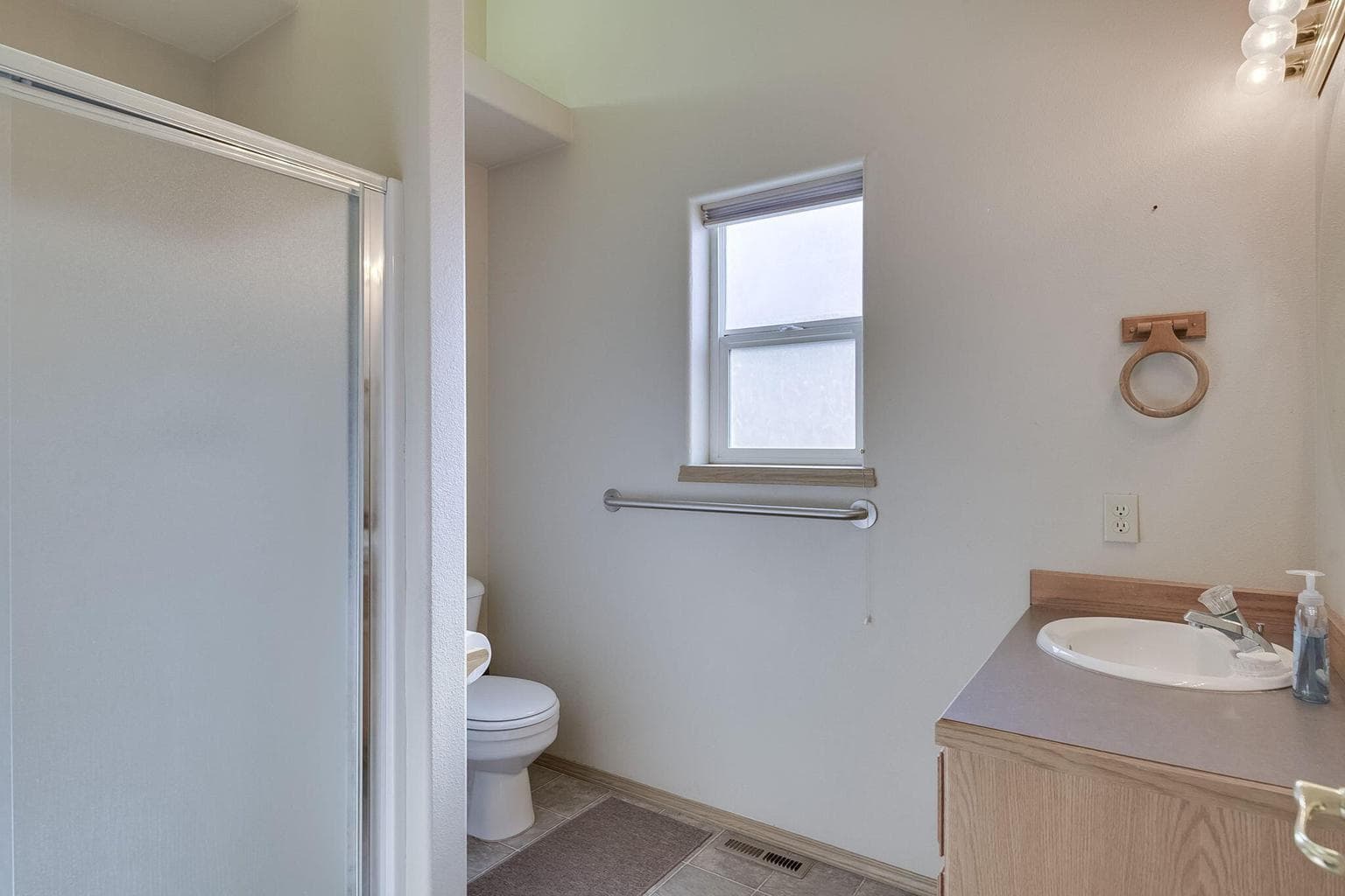 Photo of 2824 SW Salmon Avenue 17 of 24
