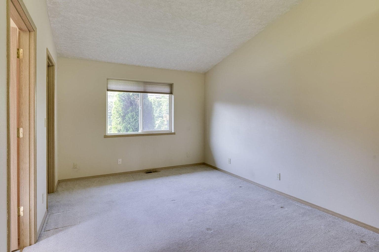 Photo of 2824 SW Salmon Avenue 18 of 24