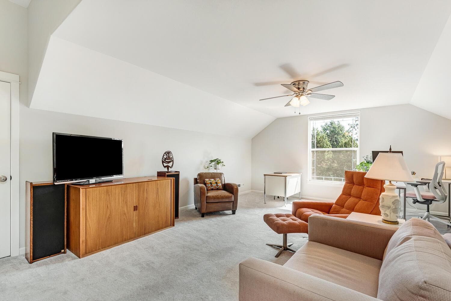 Bonus room with closet