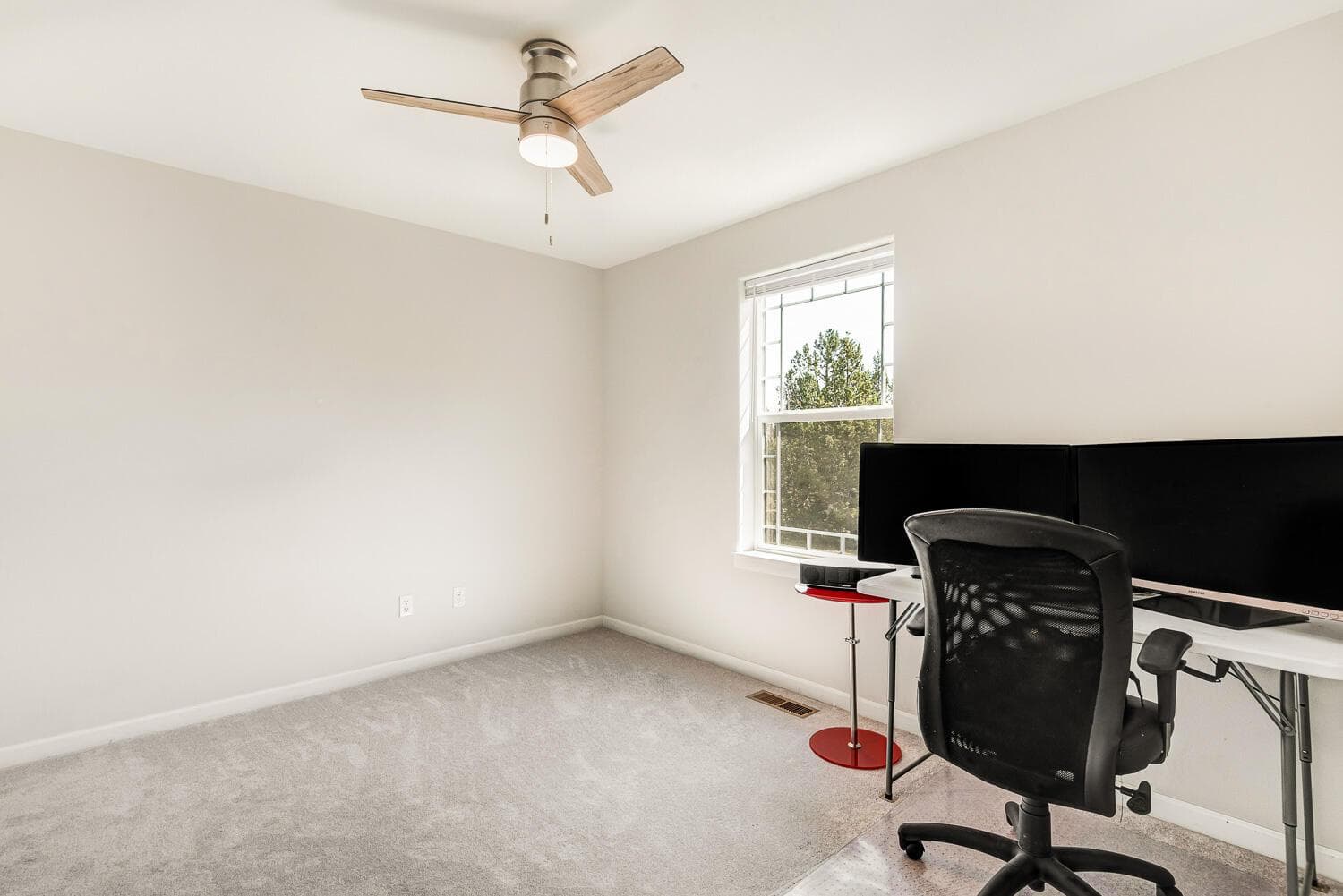 Guest bedroom #2 with ceiling fan
