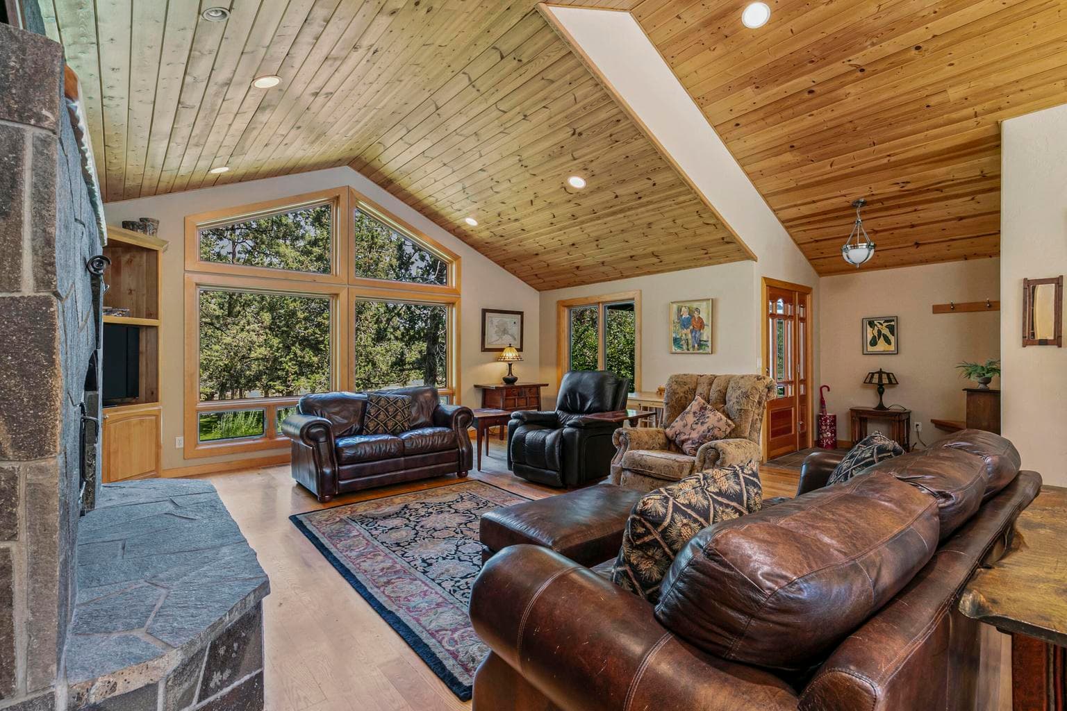 Photo of 4300 SE Paulina Highway 12 of 42
