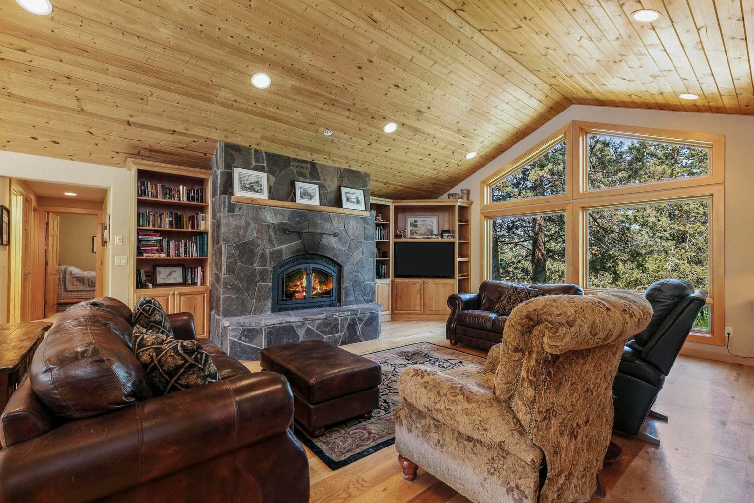 Photo of 4300 SE Paulina Highway 13 of 42