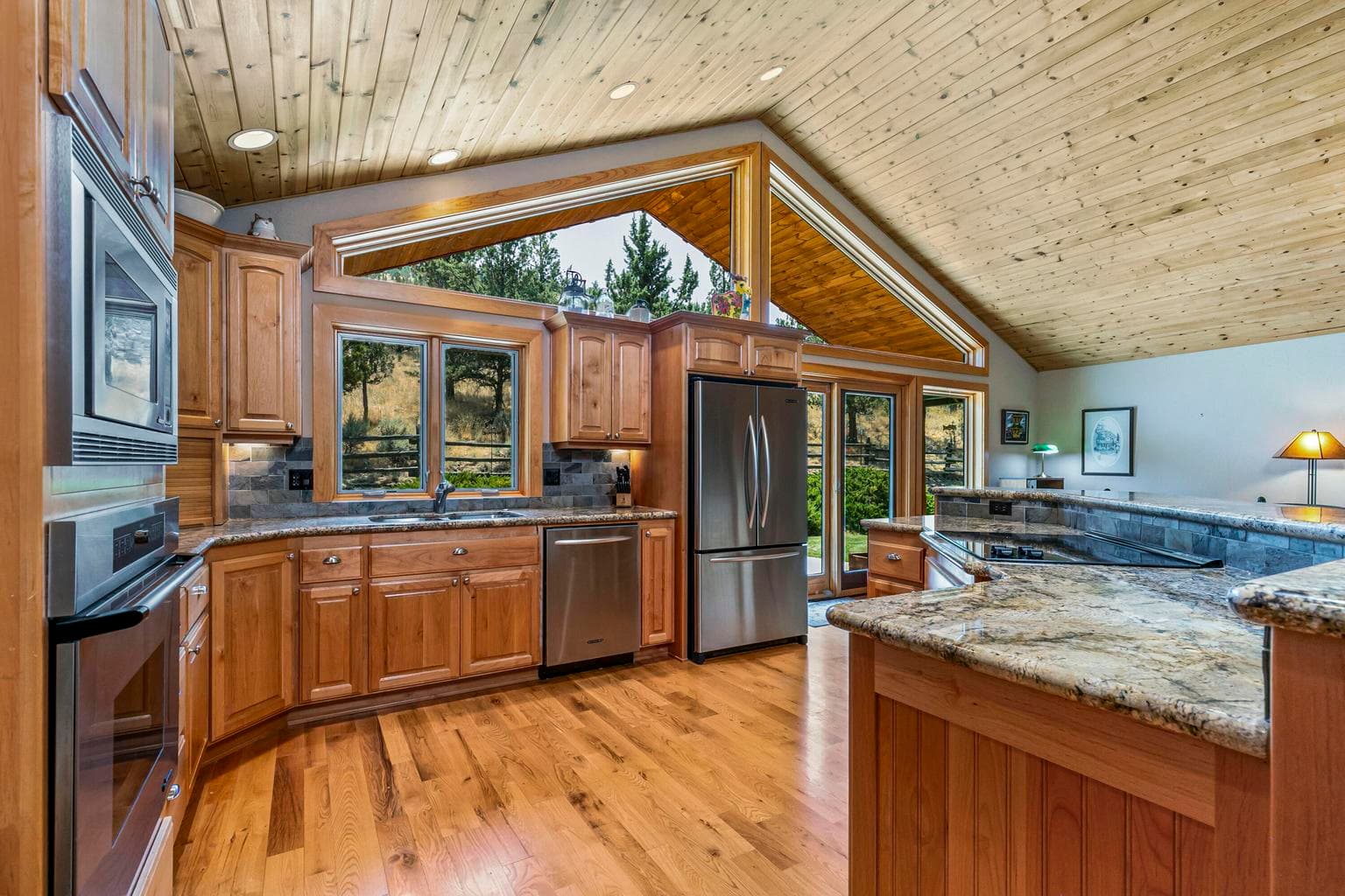 Photo of 4300 SE Paulina Highway 16 of 42