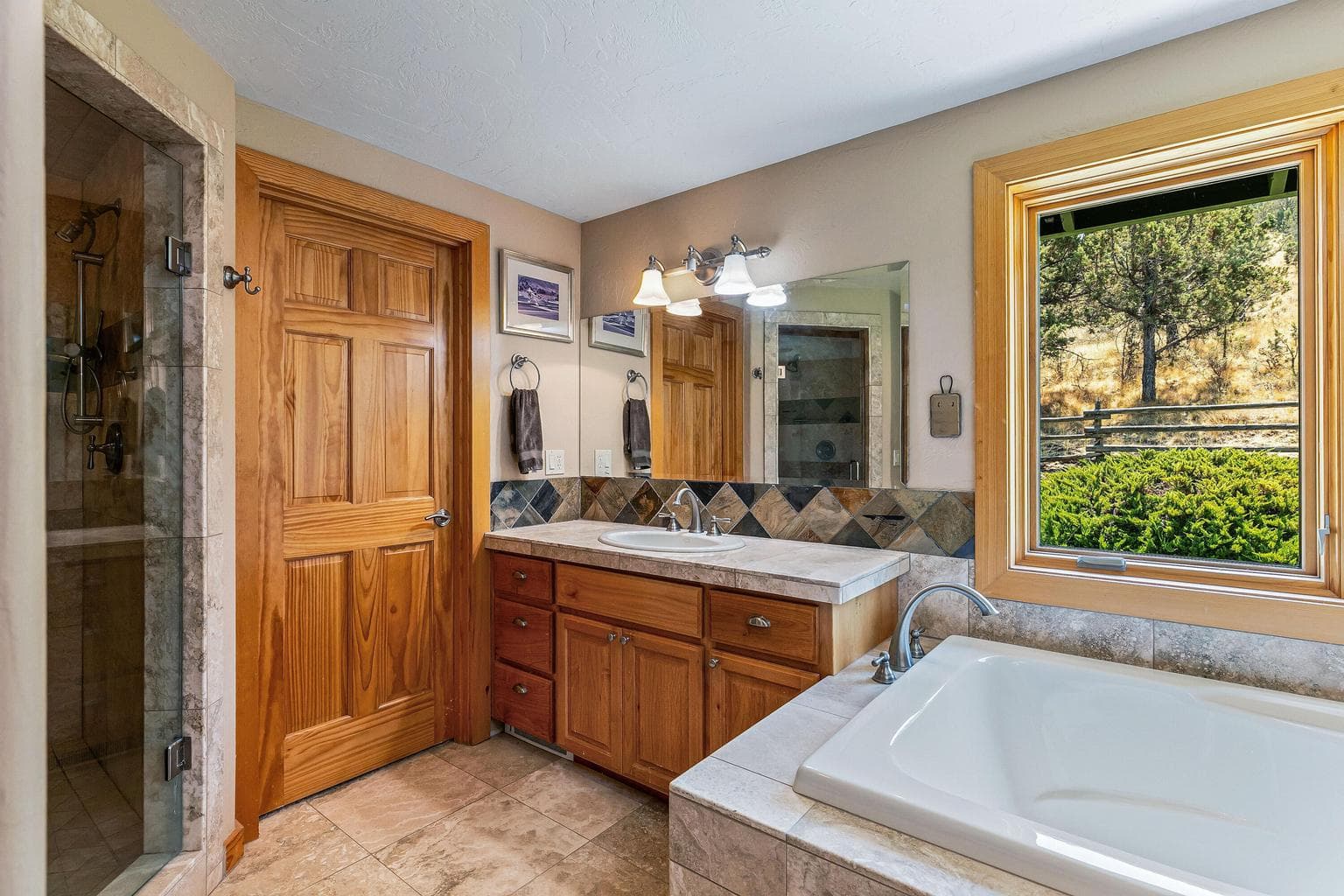 Photo of 4300 SE Paulina Highway 20 of 42