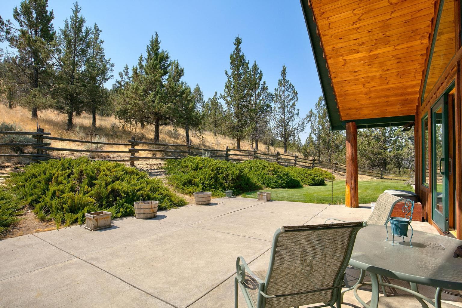 Photo of 4300 SE Paulina Highway 27 of 42