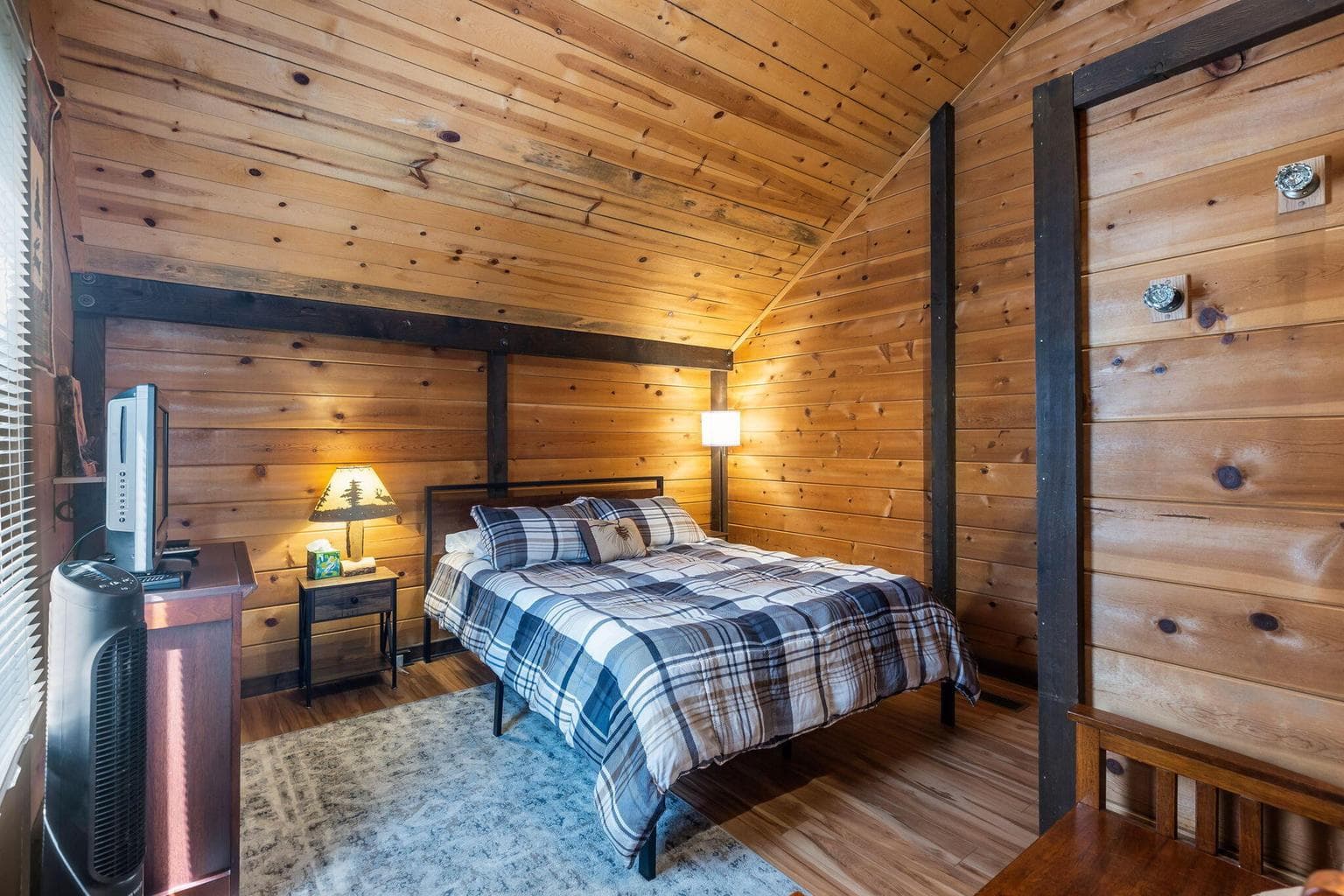 Photo of 17623 Cluster Cabin Lane 11 of 44