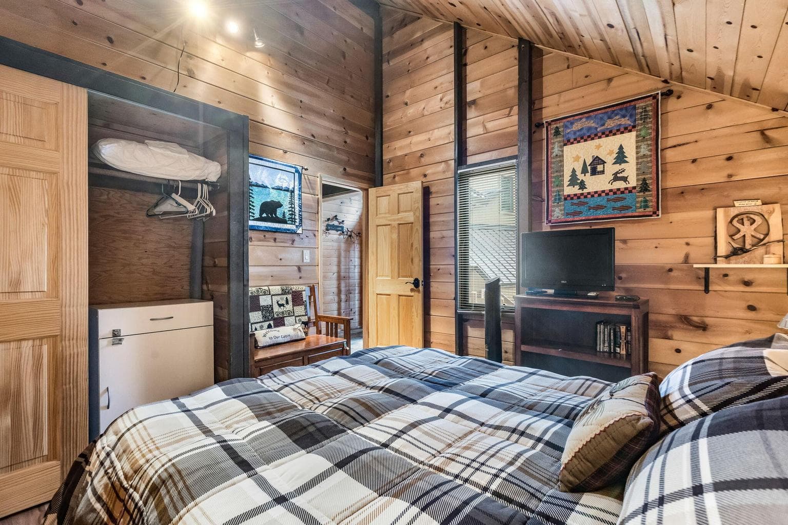 Photo of 17623 Cluster Cabin Lane 13 of 44