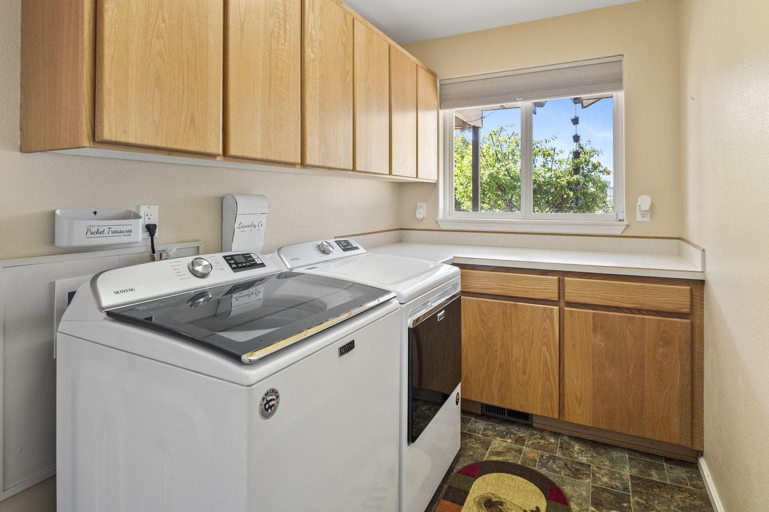 Photo of 267 NE Hillcrest Street 14 of 31