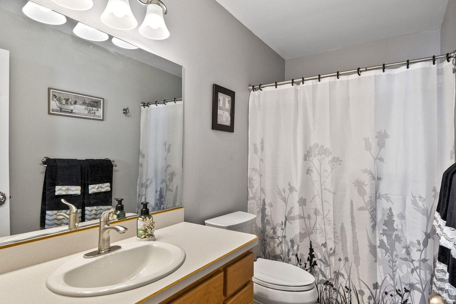 Photo of 267 NE Hillcrest Street 15 of 31