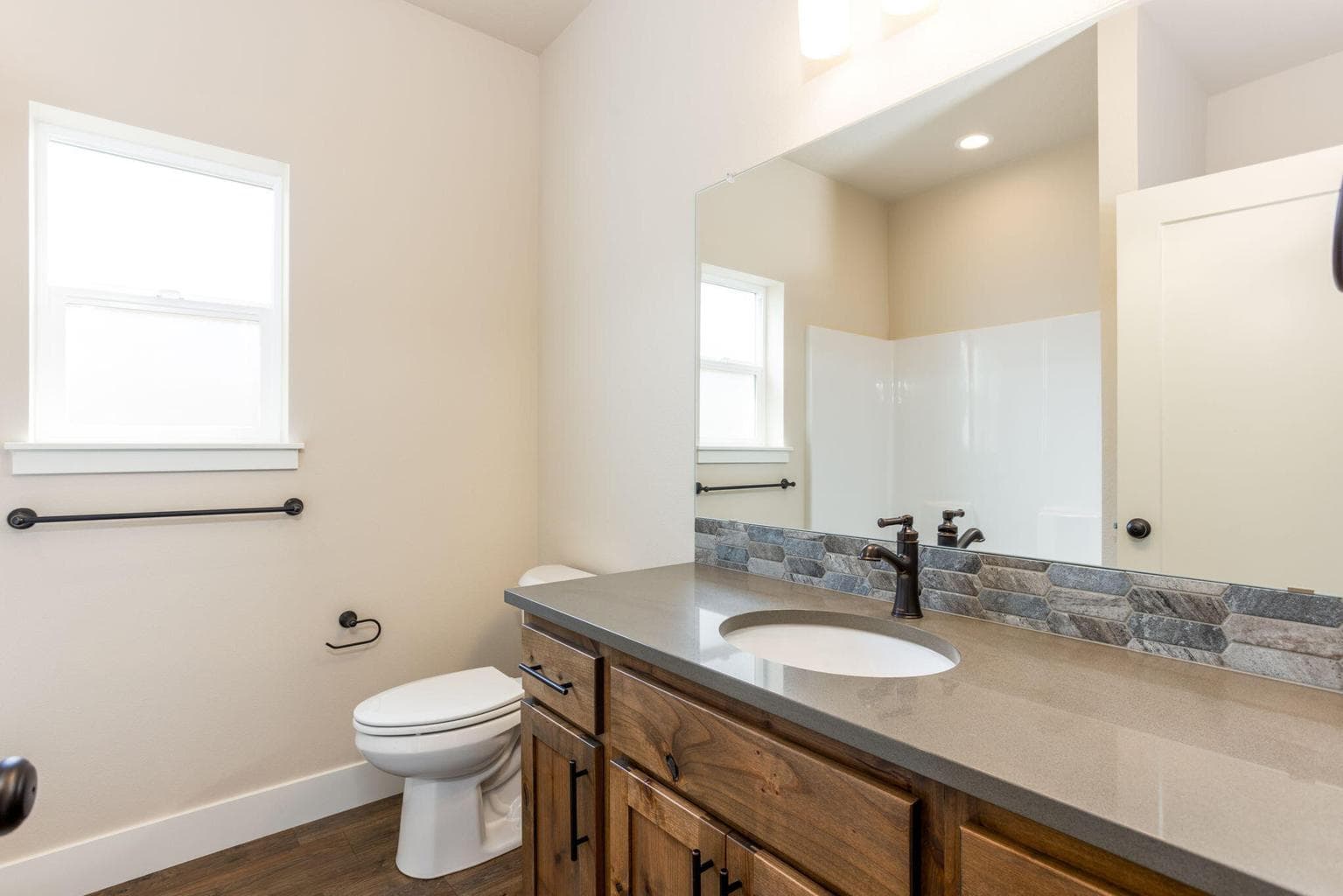 Guest bath 1