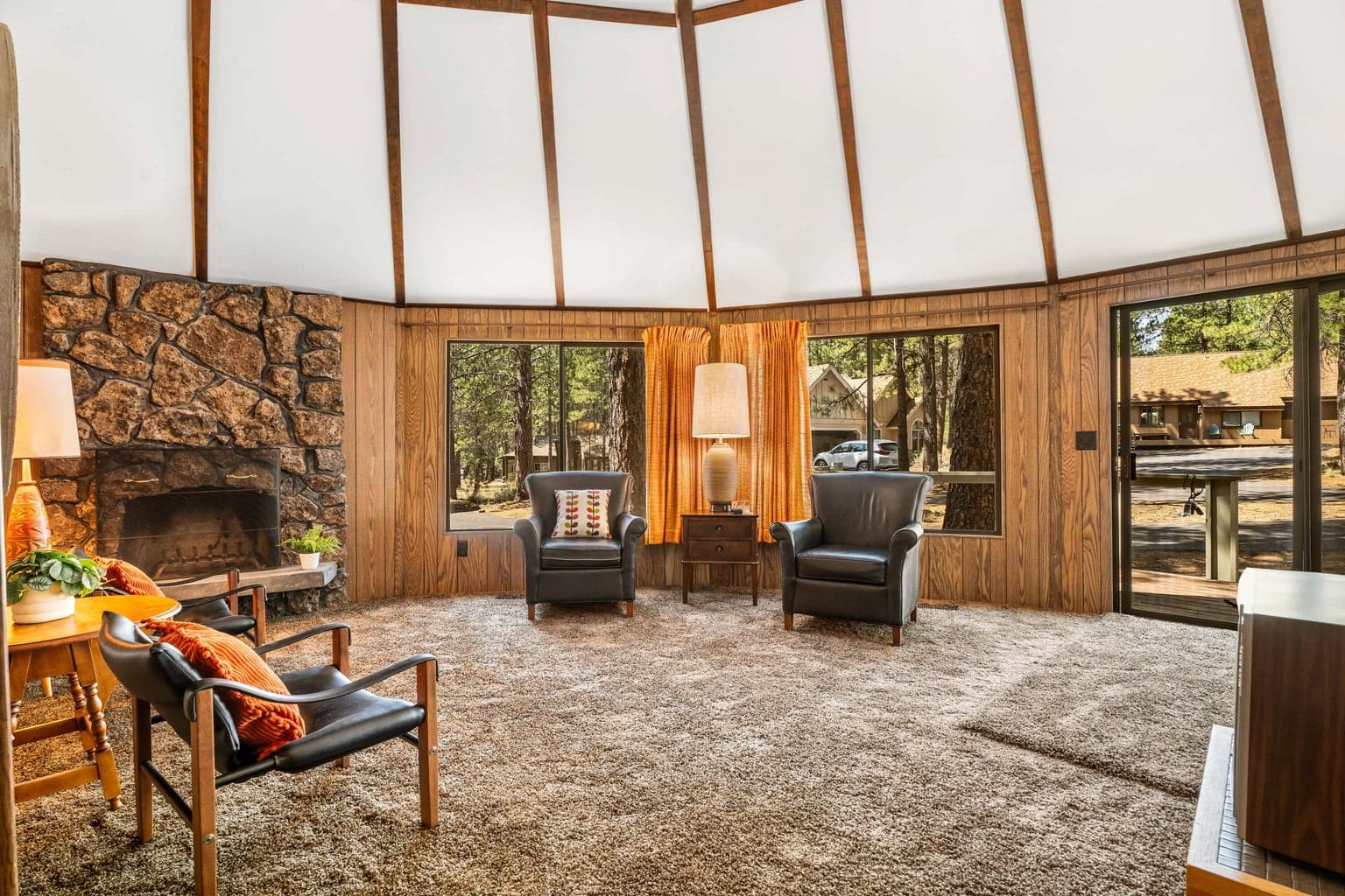 Photo of 17891 Aspen Butte Lane 6 of 24