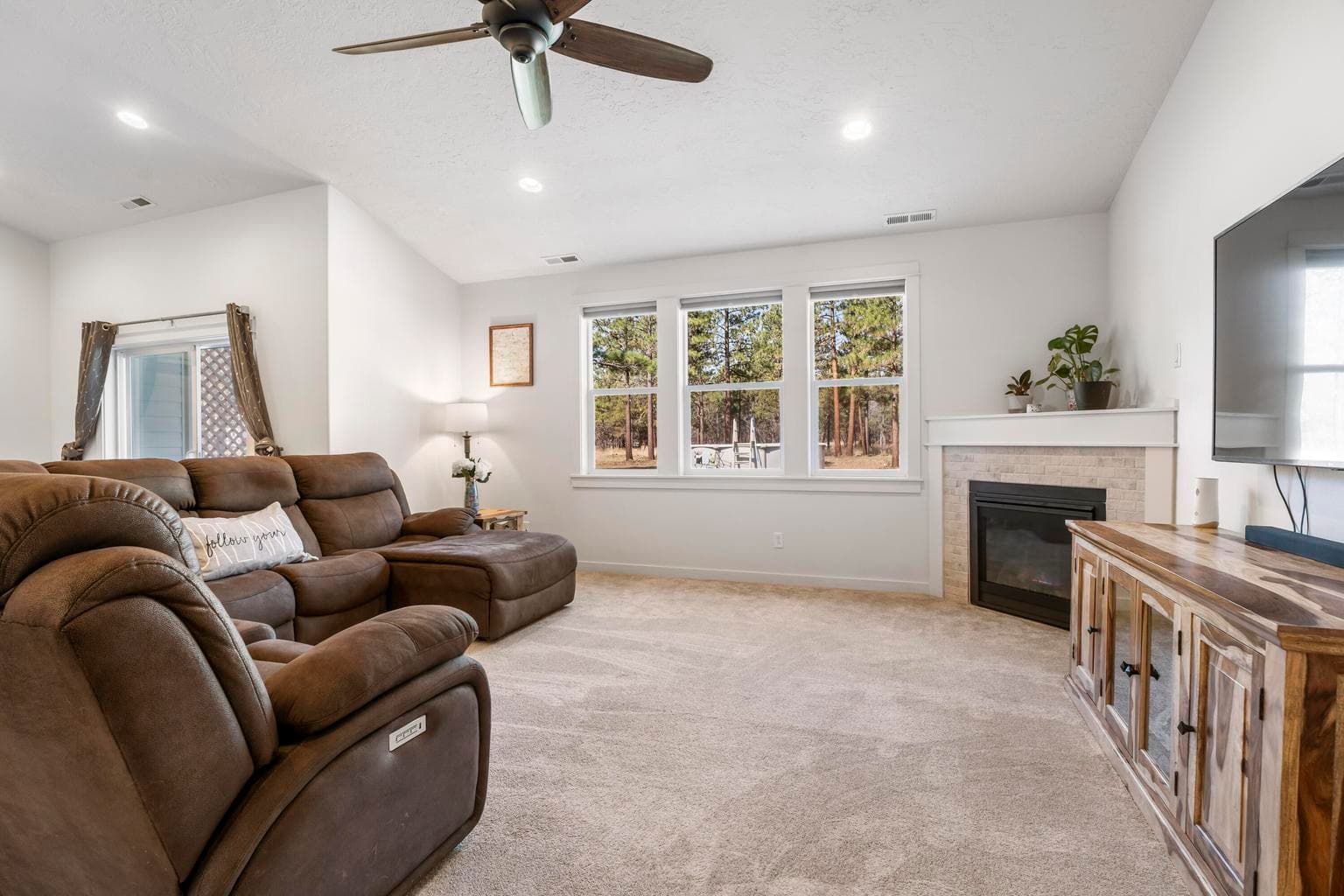 Photo of 70177 Sorrell Drive 13 of 41