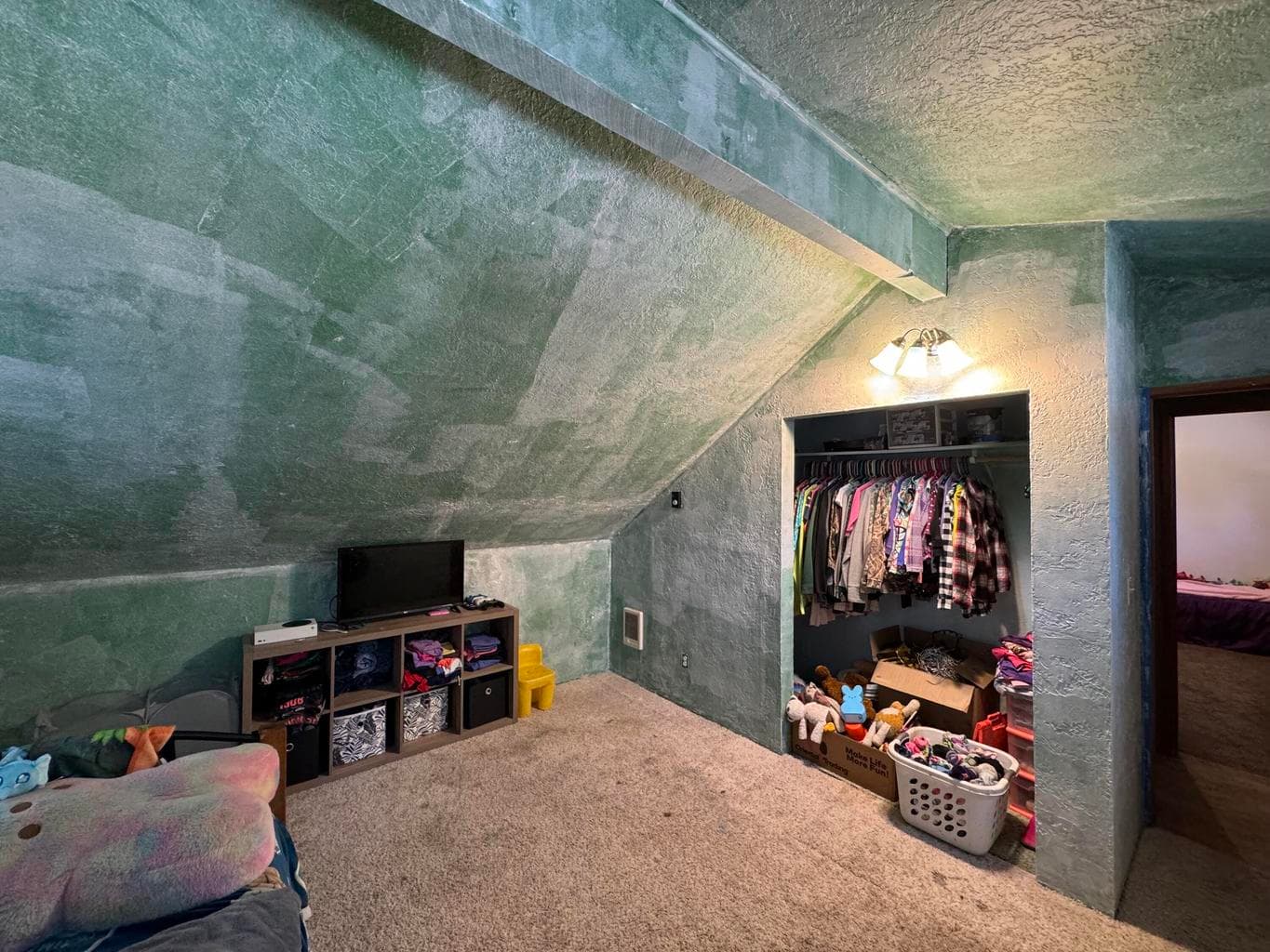 Photo of 15931 Twin Drive 33 of 39