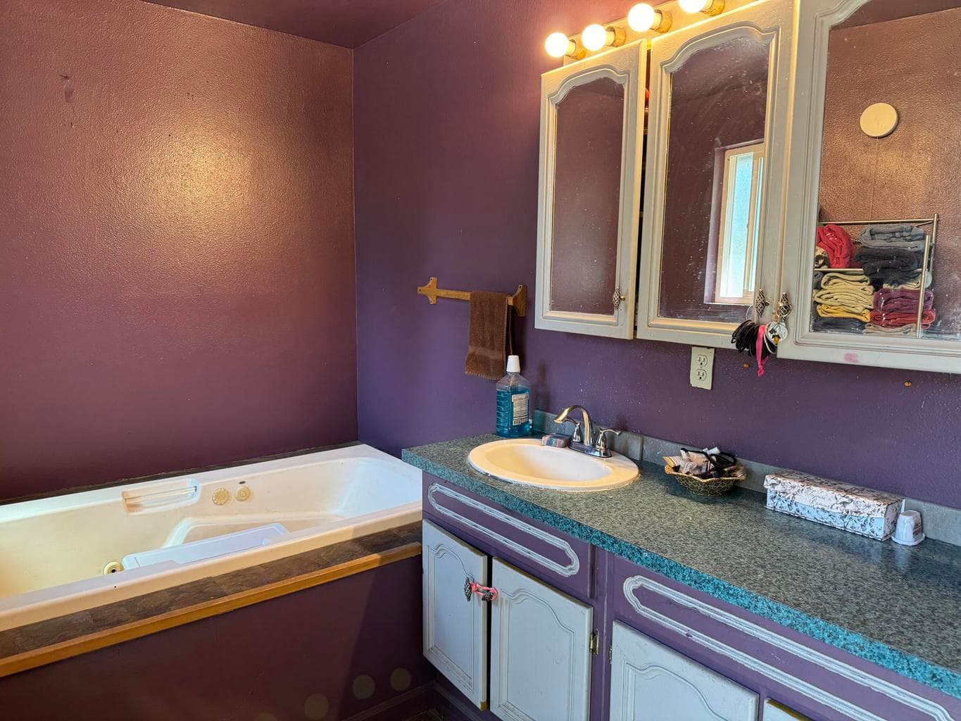 Photo of 15931 Twin Drive 25 of 39