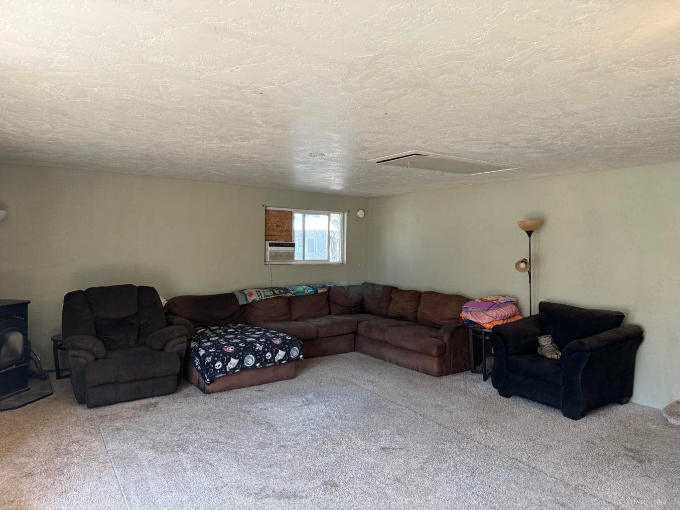 Photo of 15931 Twin Drive 17 of 39