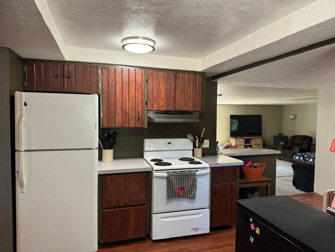 Photo of 15931 Twin Drive 12 of 39