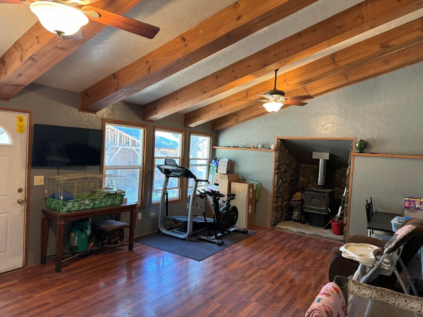 Photo of 15931 Twin Drive 9 of 39