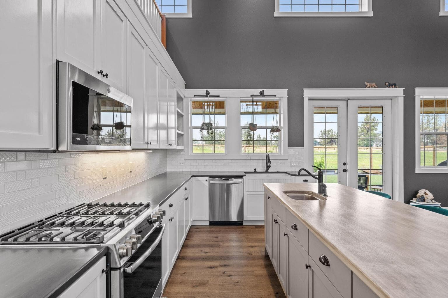 Photo of 2185 SW 55th Street 15 of 82