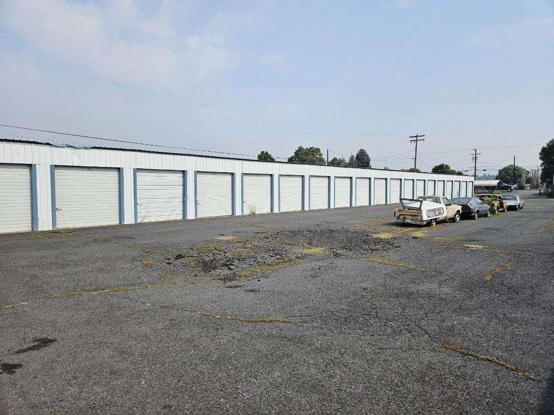 Photo of 985 NW Madras Highway 7 of 14