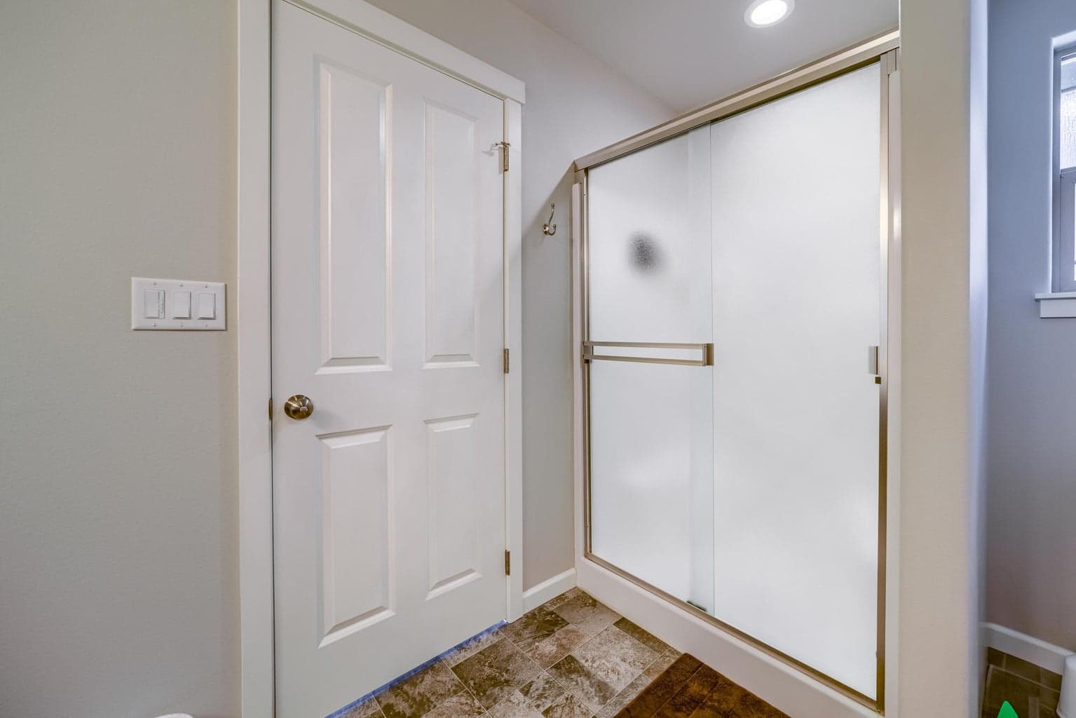 Photo of 190 NW 30th Street 21 of 27
