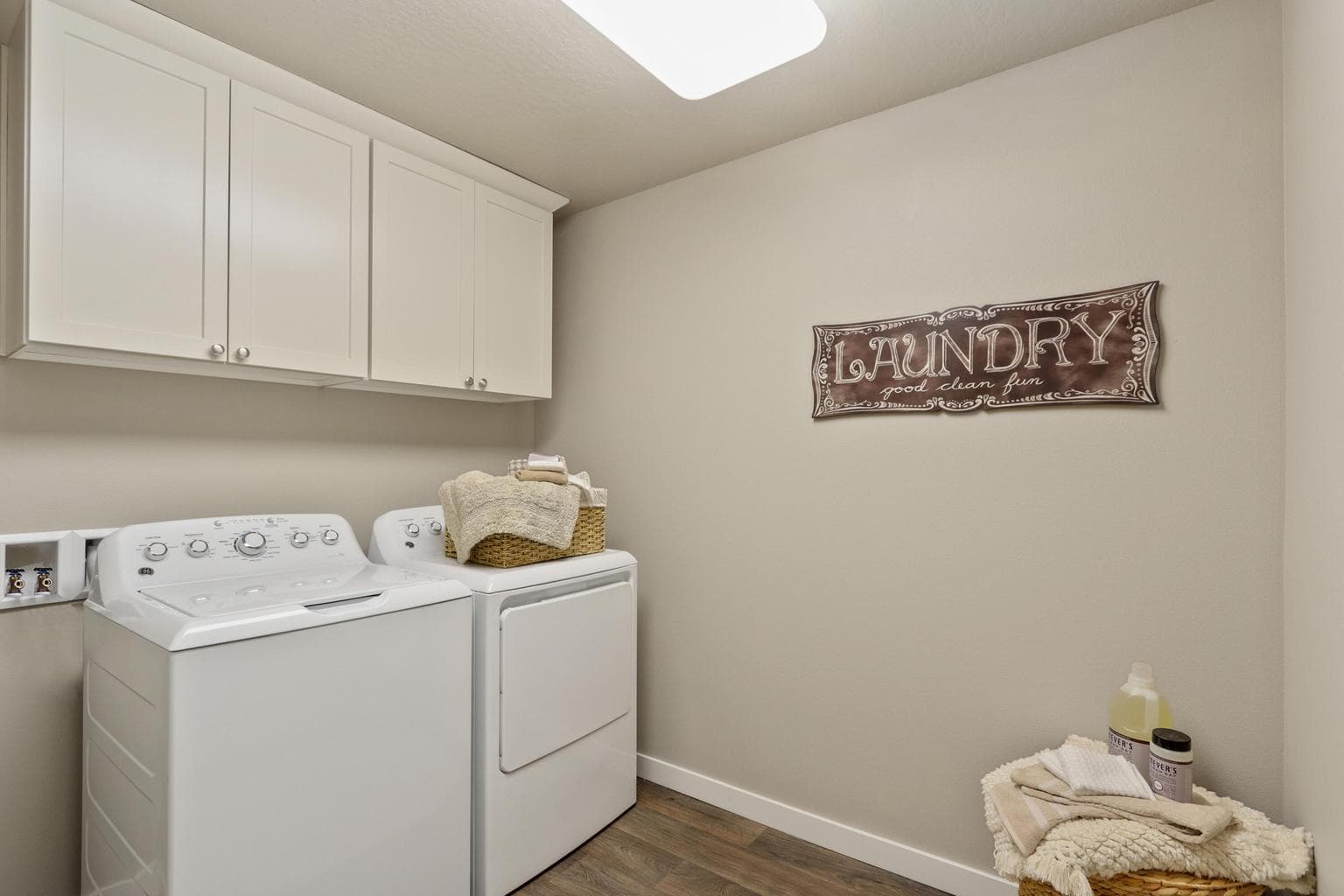 Photo of 671 NW Xavier Avenue 6 of 15