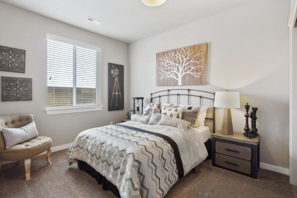 Photo of 671 NW Xavier Avenue 15 of 15