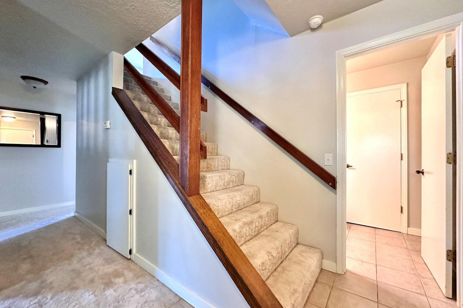 Photo of 2320 NE Quail Valley Lane 9 of 39