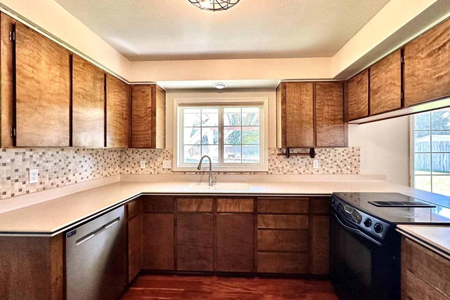 Photo of 2320 NE Quail Valley Lane 15 of 39