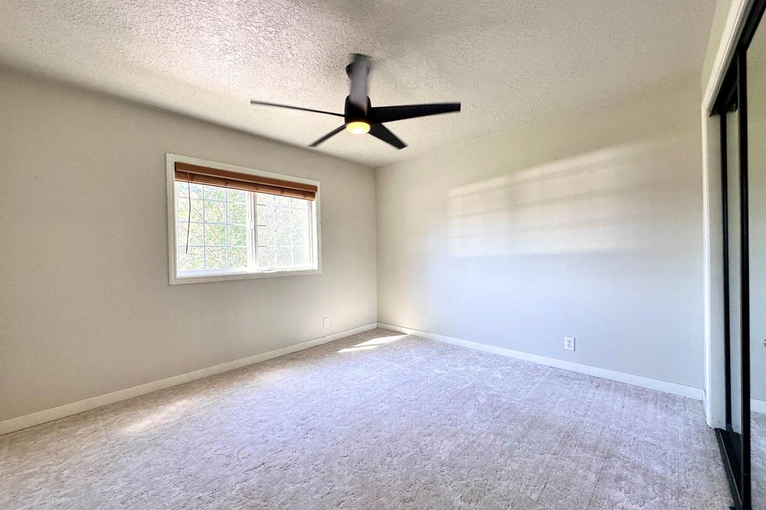 Photo of 2320 NE Quail Valley Lane 23 of 39