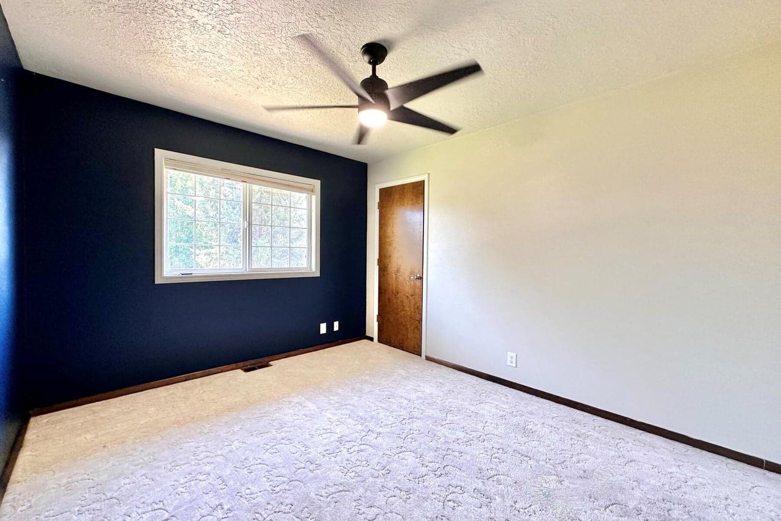 Photo of 2320 NE Quail Valley Lane 29 of 39