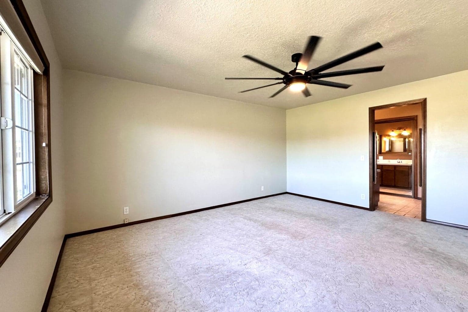 Photo of 2320 NE Quail Valley Lane 32 of 39