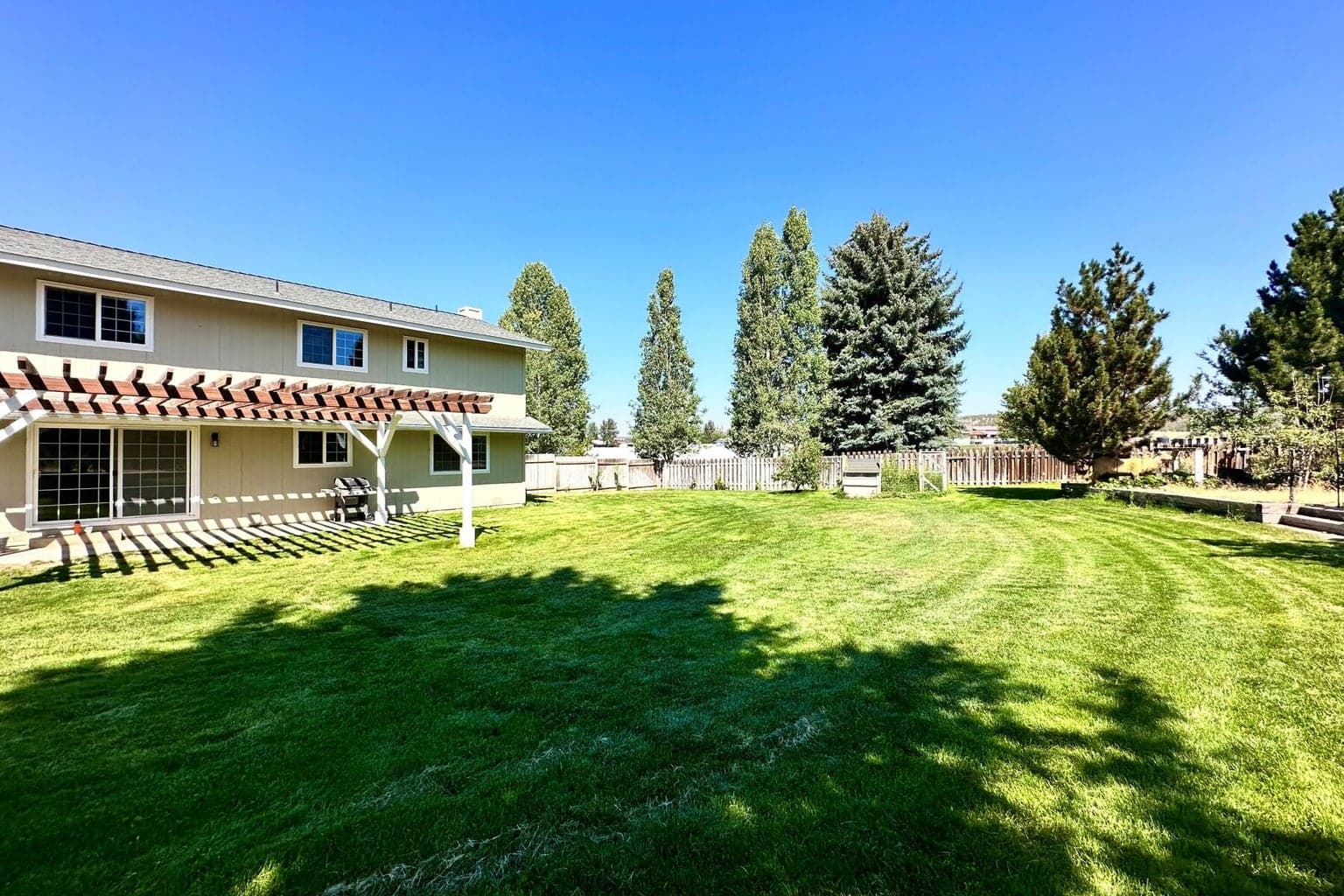 Photo of 2320 NE Quail Valley Lane 38 of 39