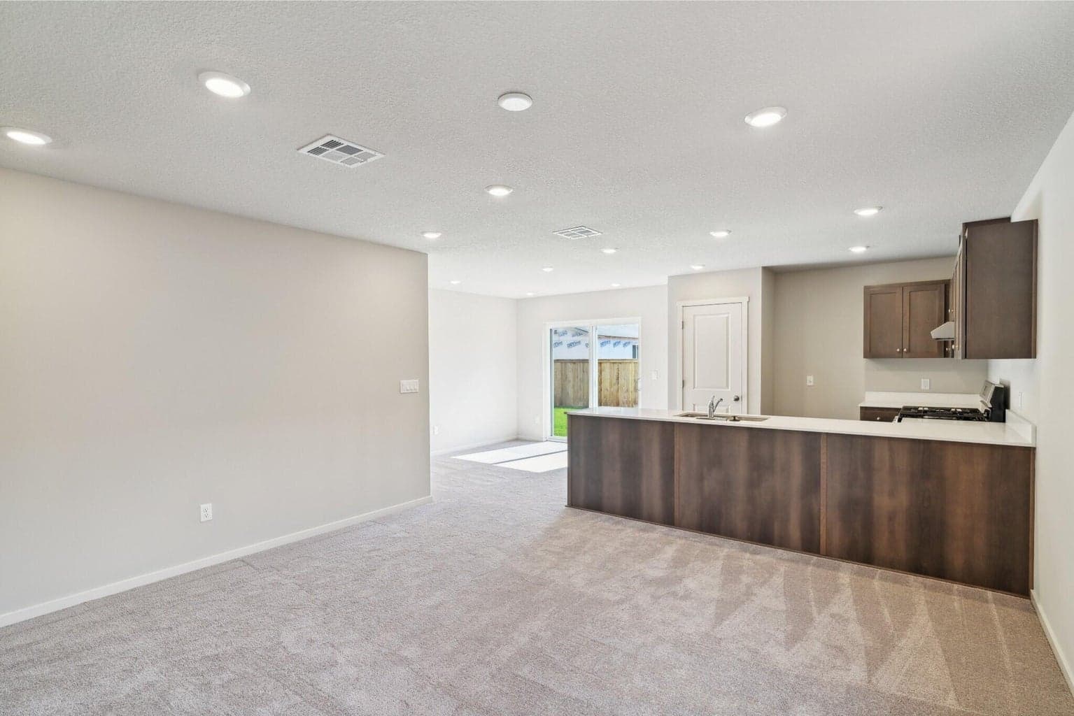 Photo of 1291 NE Cobbleridge Lp 20 of 36