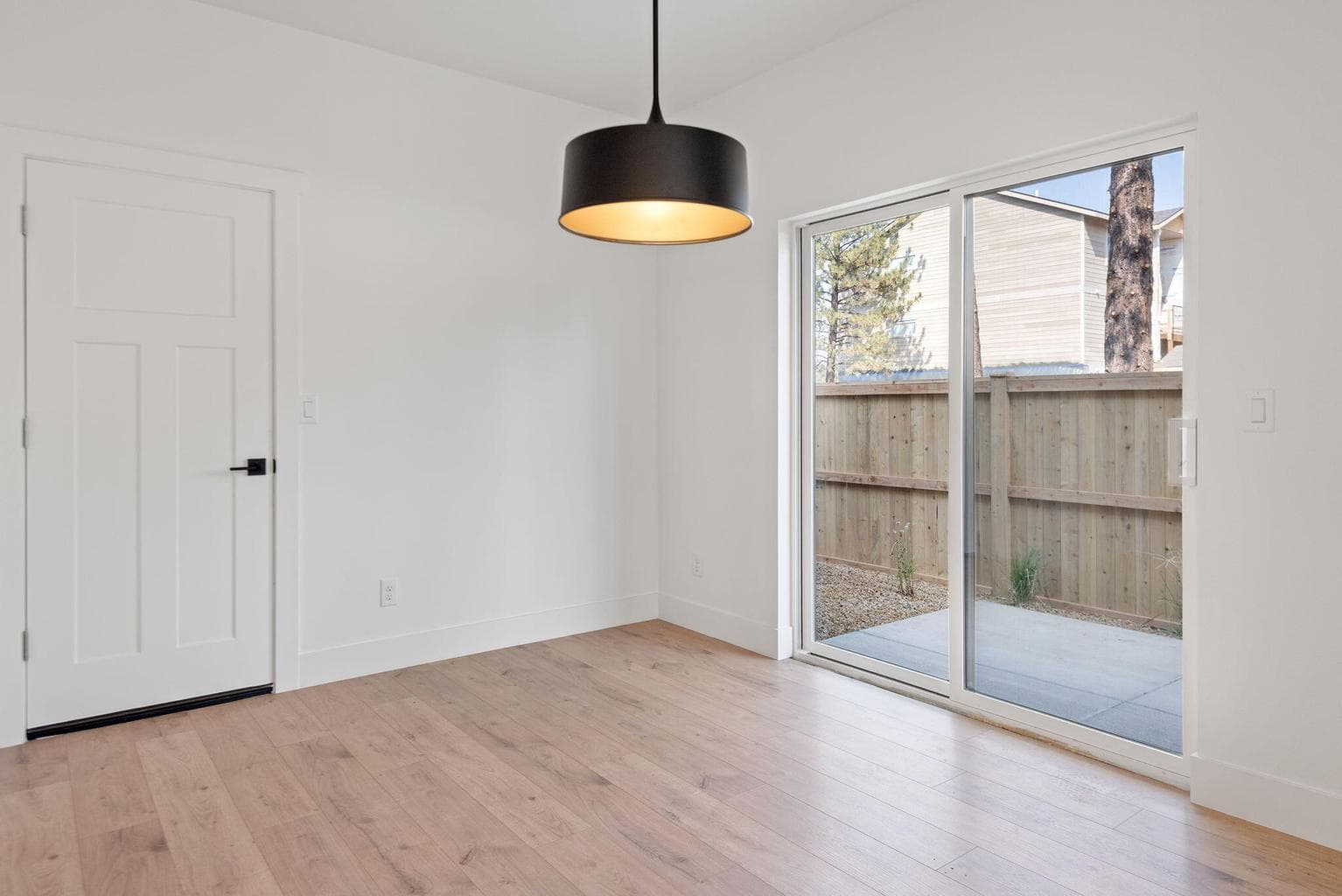 Photo of 936 W Linda Avenue 9 of 28