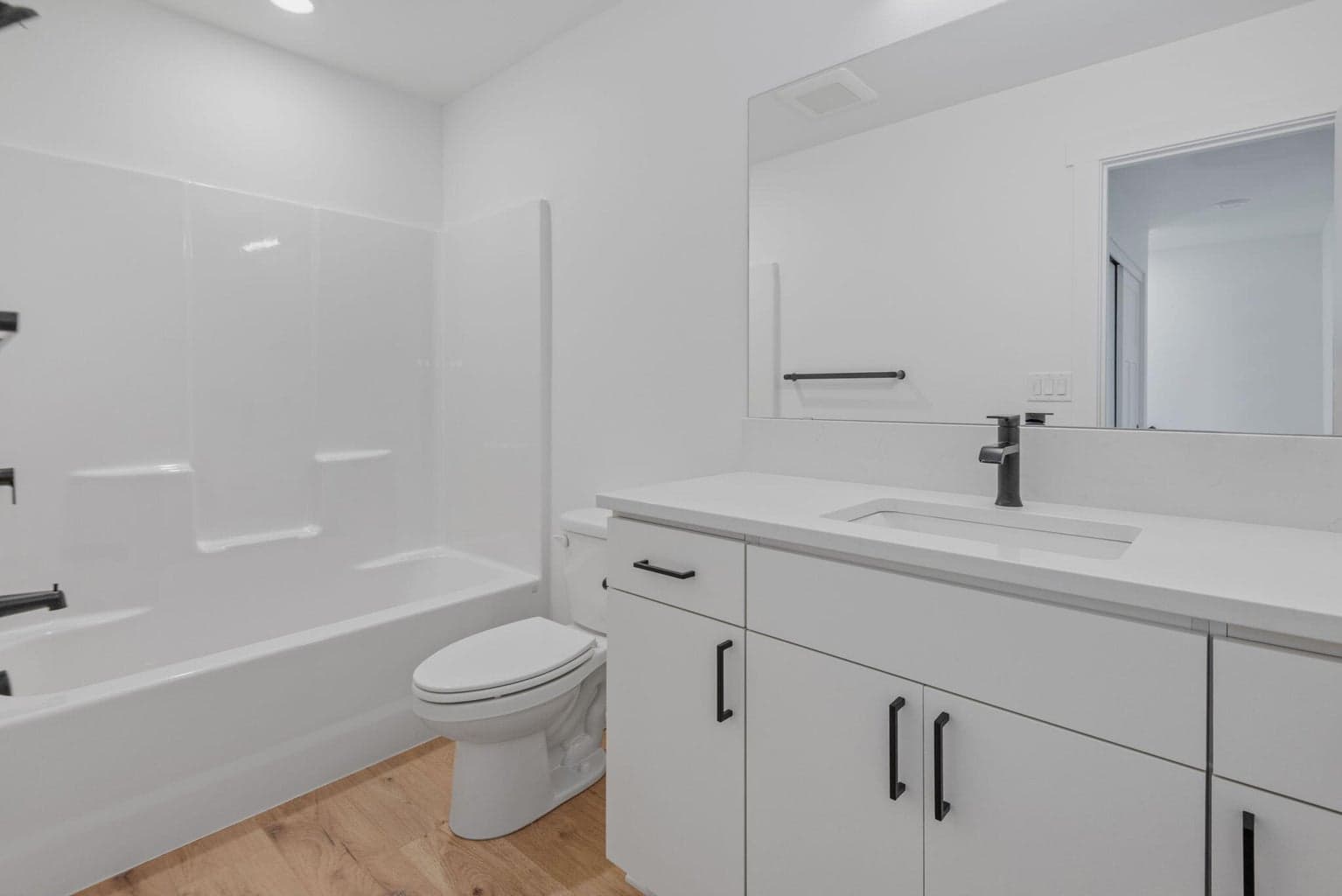 Photo of 936 W Linda Avenue 18 of 28