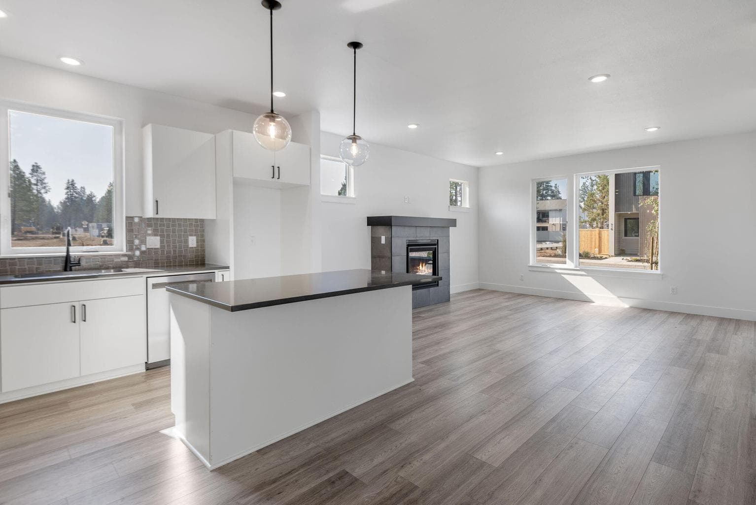 Photo of 955 W Linda Avenue 8 of 31
