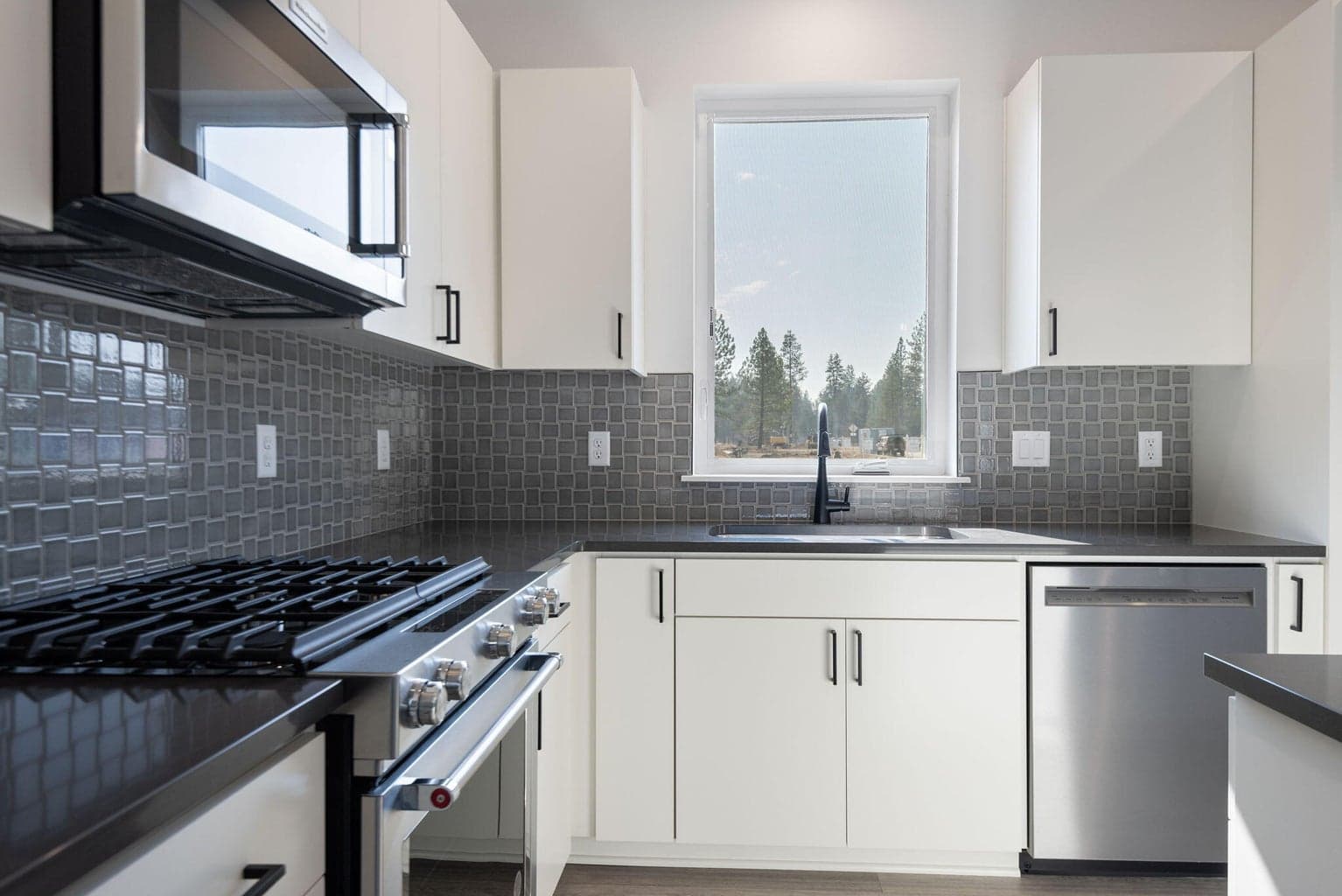 Photo of 955 W Linda Avenue 13 of 31