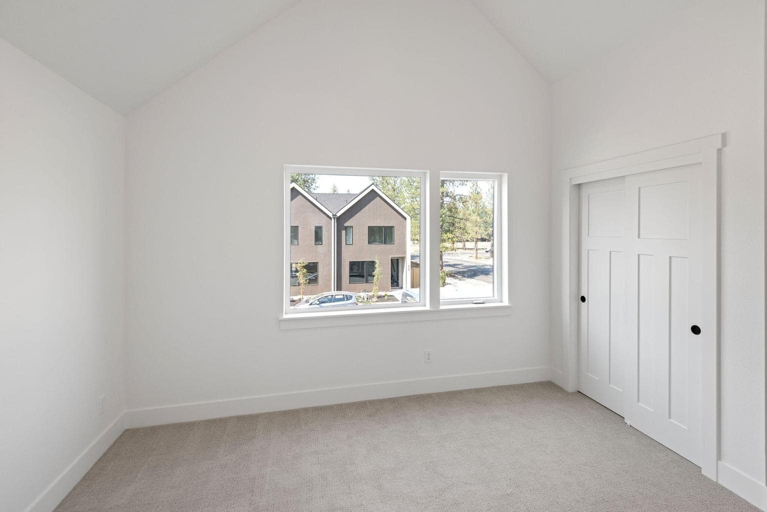 Photo of 955 W Linda Avenue 17 of 31