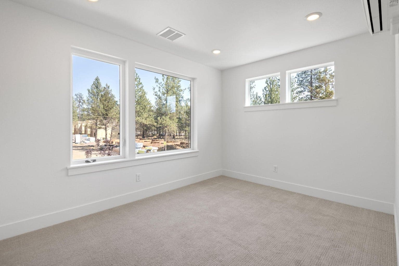 Photo of 955 W Linda Avenue 20 of 31