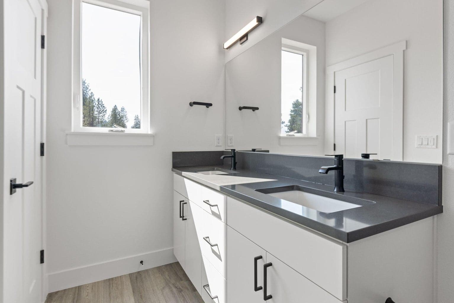 Photo of 947 W Linda Avenue 23 of 32