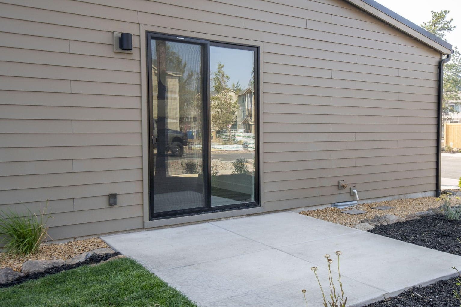 Photo of 947 W Linda Avenue 30 of 32