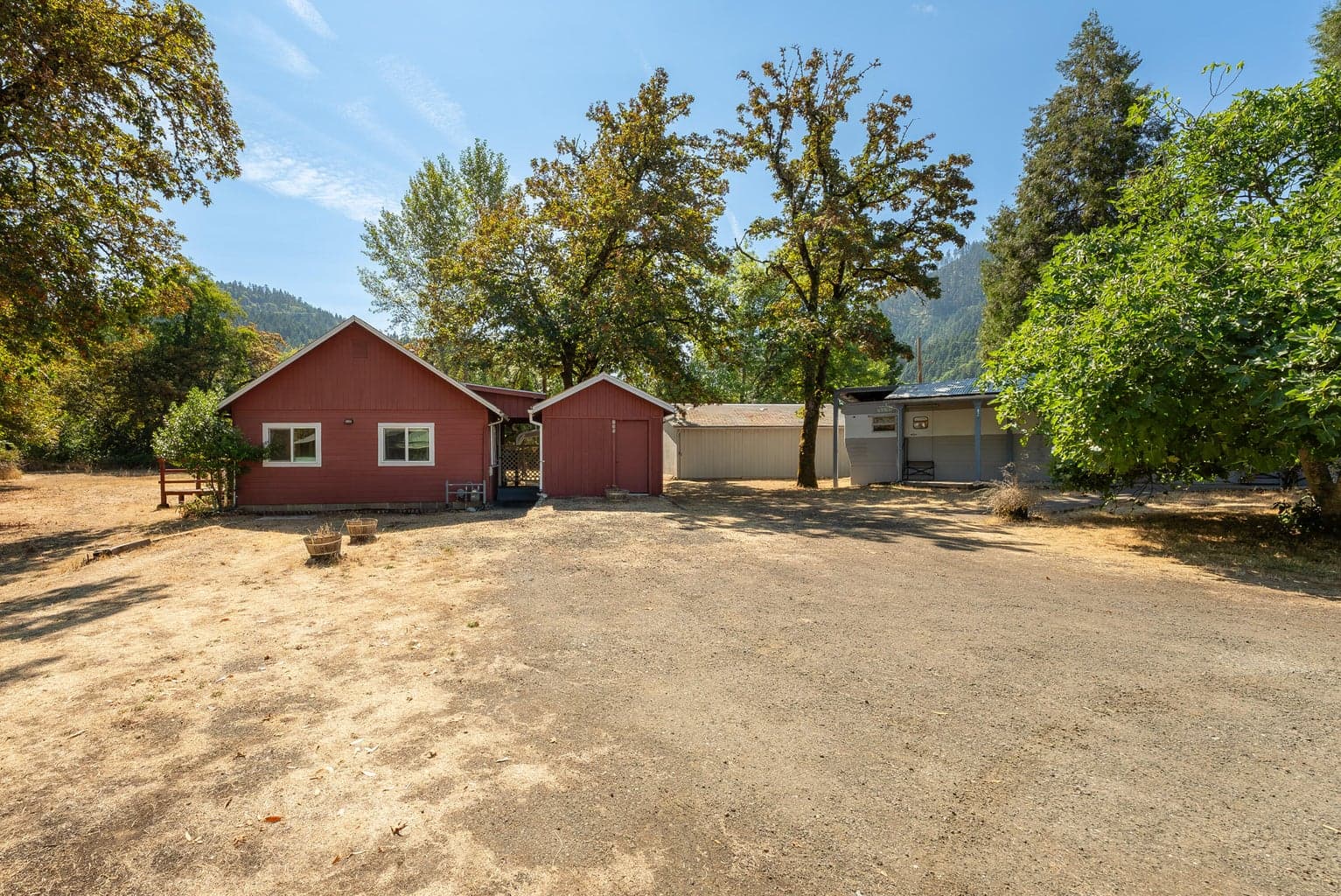 255 2nd, Canyonville, 97417