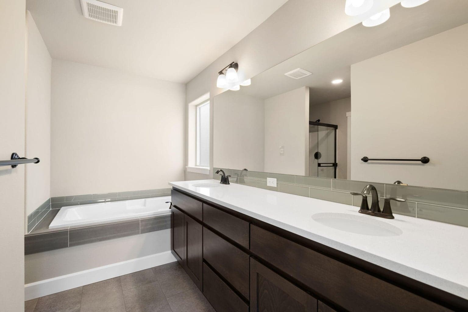 Photo of 2371 NW Teak Avenue 17 of 34